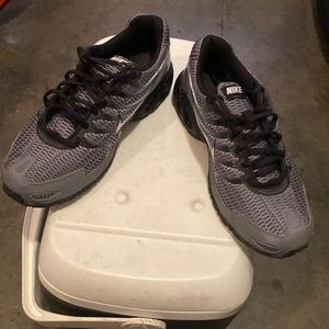 Nike Air Max Torch 4 Sneakers Slightly Worn Women’s Size 9